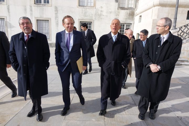 fac direito uc 155 Custom